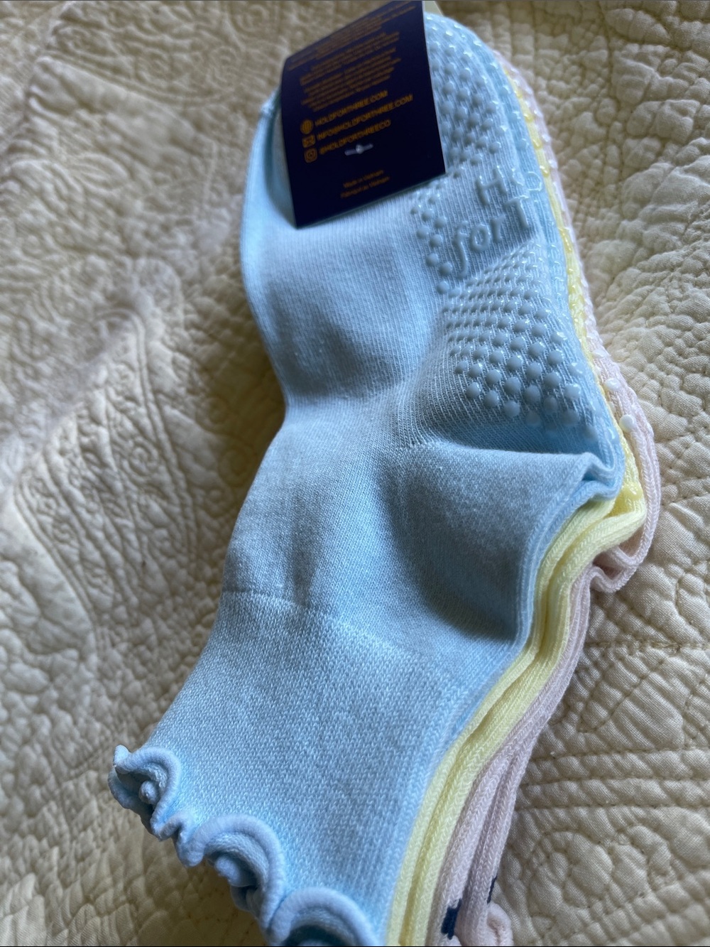 3 Pack Ruffles Pilates Socks - Picture 4 of 6